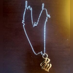 Elegant Gold Wave Pendant Necklace - Women Jewelry